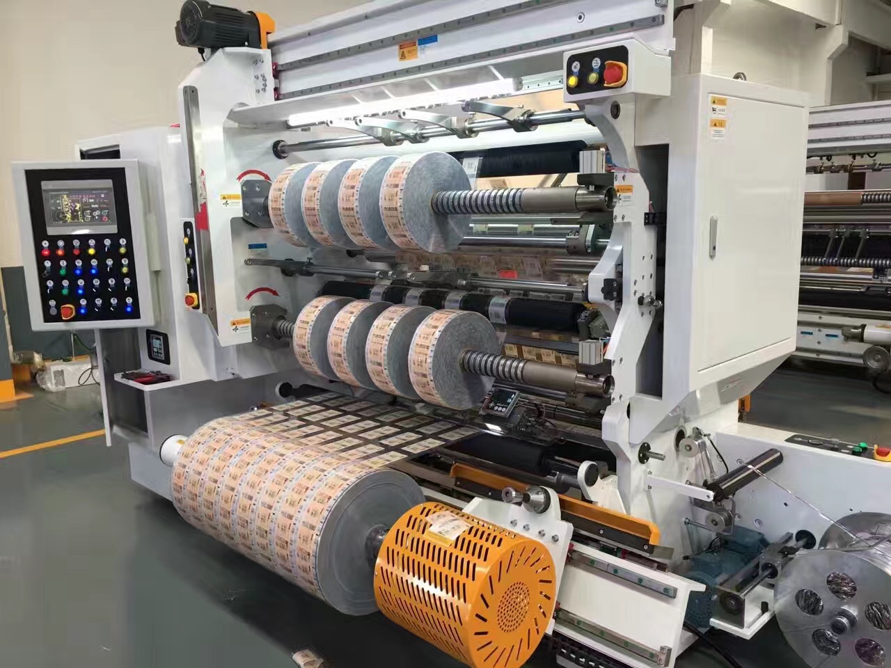 What is a slitting machine? Slitting Machine: The &quot;Master Cutter&quot; in Precision Manufacturing and a Core Technology Analysis