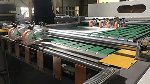 Delivery unit of high precision rotary shear cross cutting machine